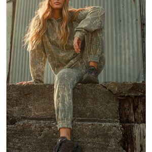 Tribe Kelley Mossy Oak butter jogger size medium NEW